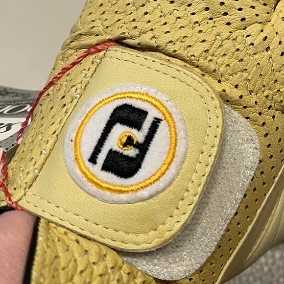 NWT Vintage Foot-Joy “The Sta-Sof” Soft Yellow Air Cooled Left Hand Golf Glove. - Picture 5 of 12